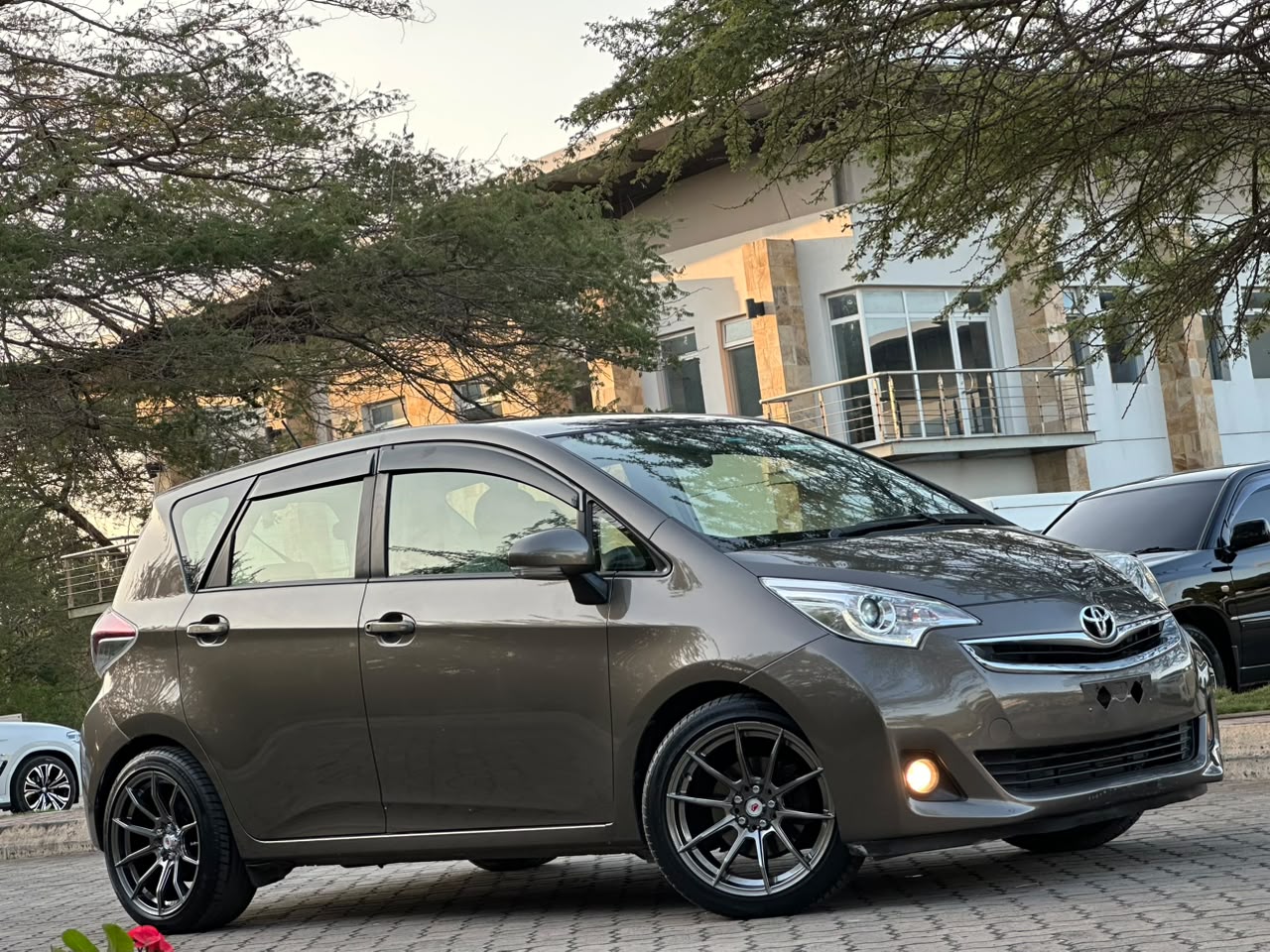 TOYOTA RACTIS